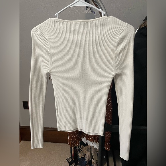 Old Navy sweater - Picture 2 of 3